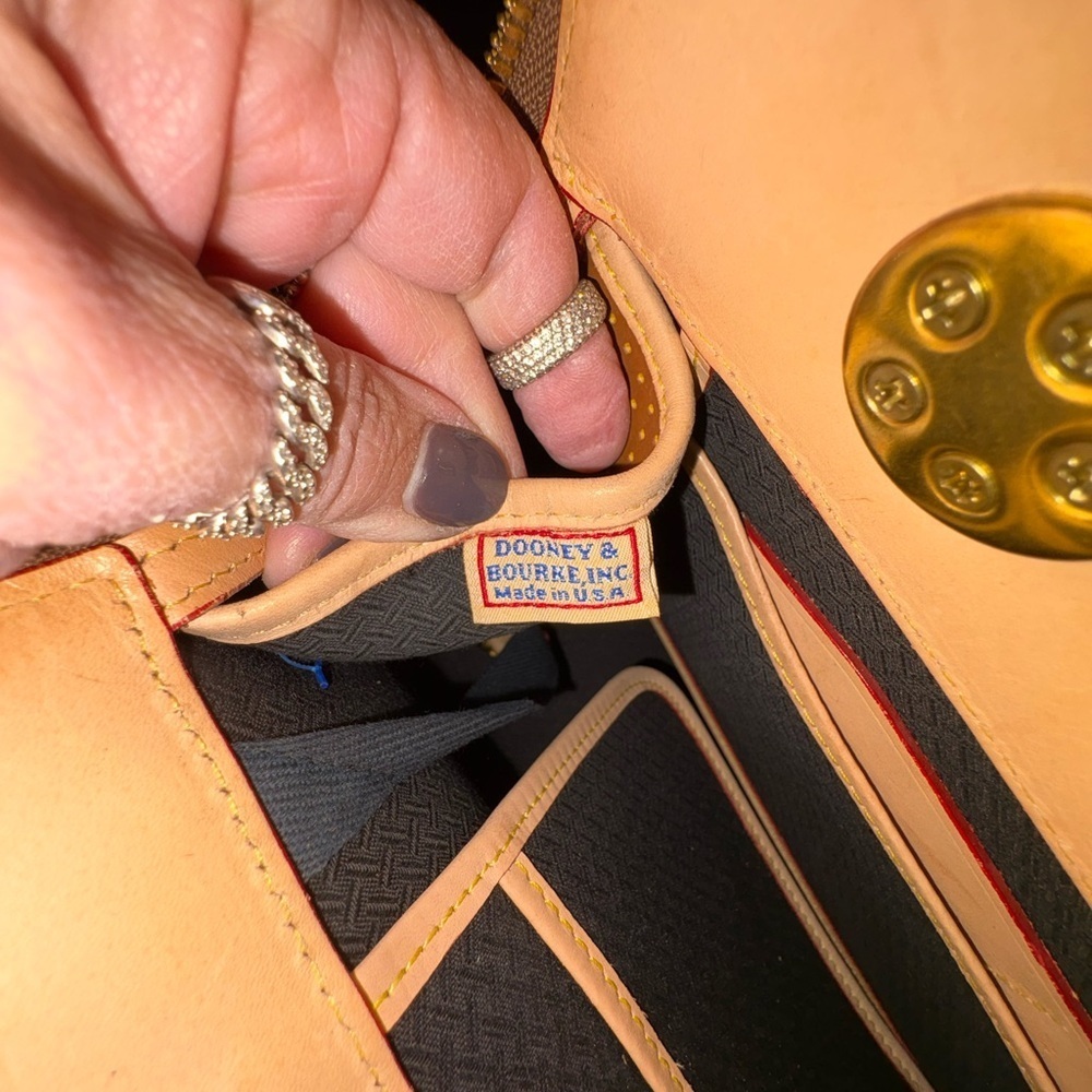 Dooney & Bourke Vintage East West Shoulder bag - Picture 10 of 12